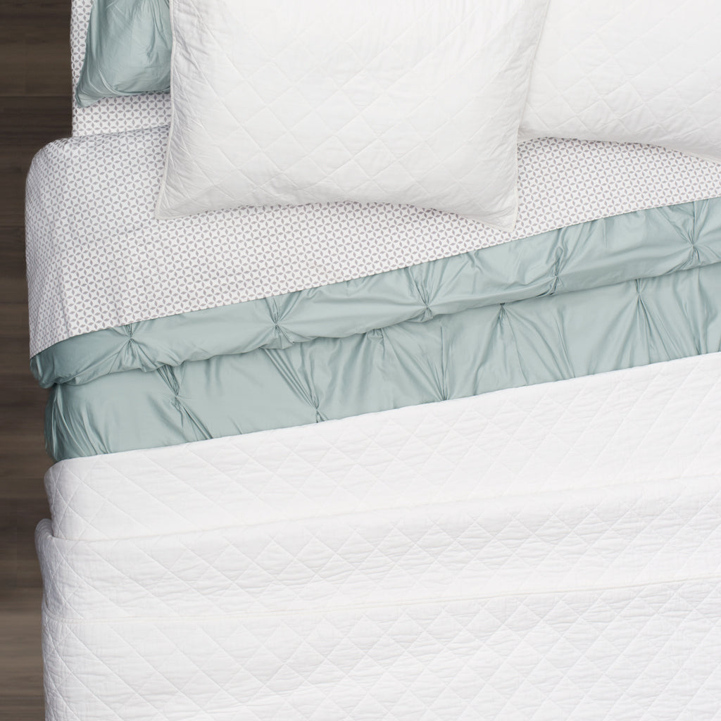 The Diamond Soft White Quilt & Sham