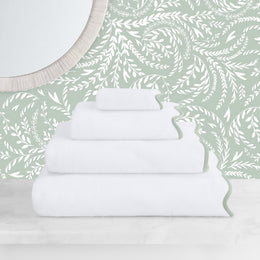 Green Scalloped Plush White Washcloth