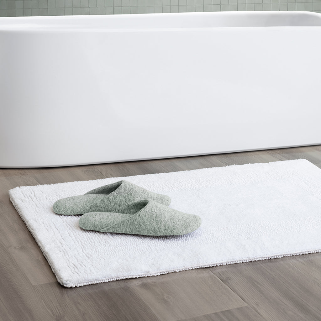 The White Tufted Border Bath Mat – Crane & Canopy