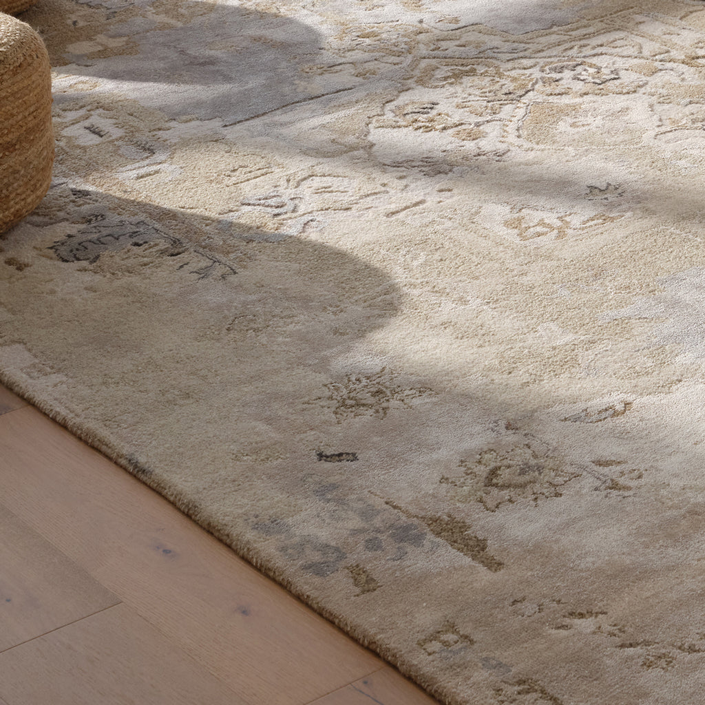 The Wren Medallion Tufted Wool Rug