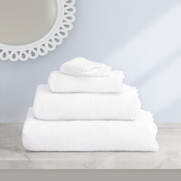White Scalloped Plush White Towel Essentials Bundle (2 Wash + 2 Hand + 2 Bath Towels)
