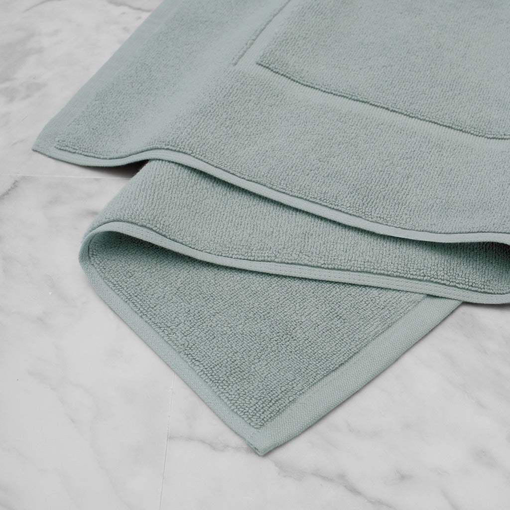 The Bath Mat That Shoppers Call 'Luxuriously Soft' Is $10 at