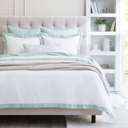 Porcelain Green Linden Border Duvet Cover
