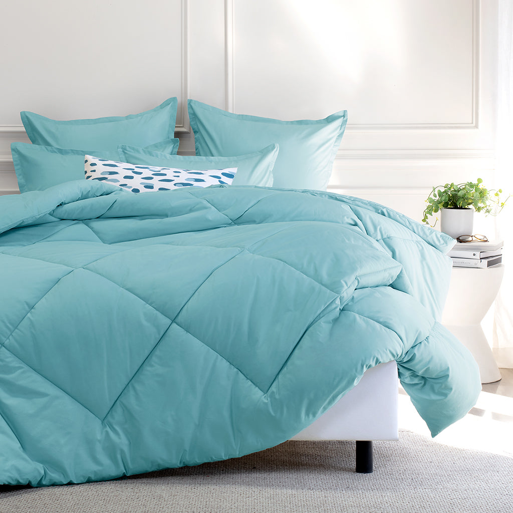 Bedroom inspiration and bedding decor | Turquoise Comforter Duvet Cover | Crane and Canopy