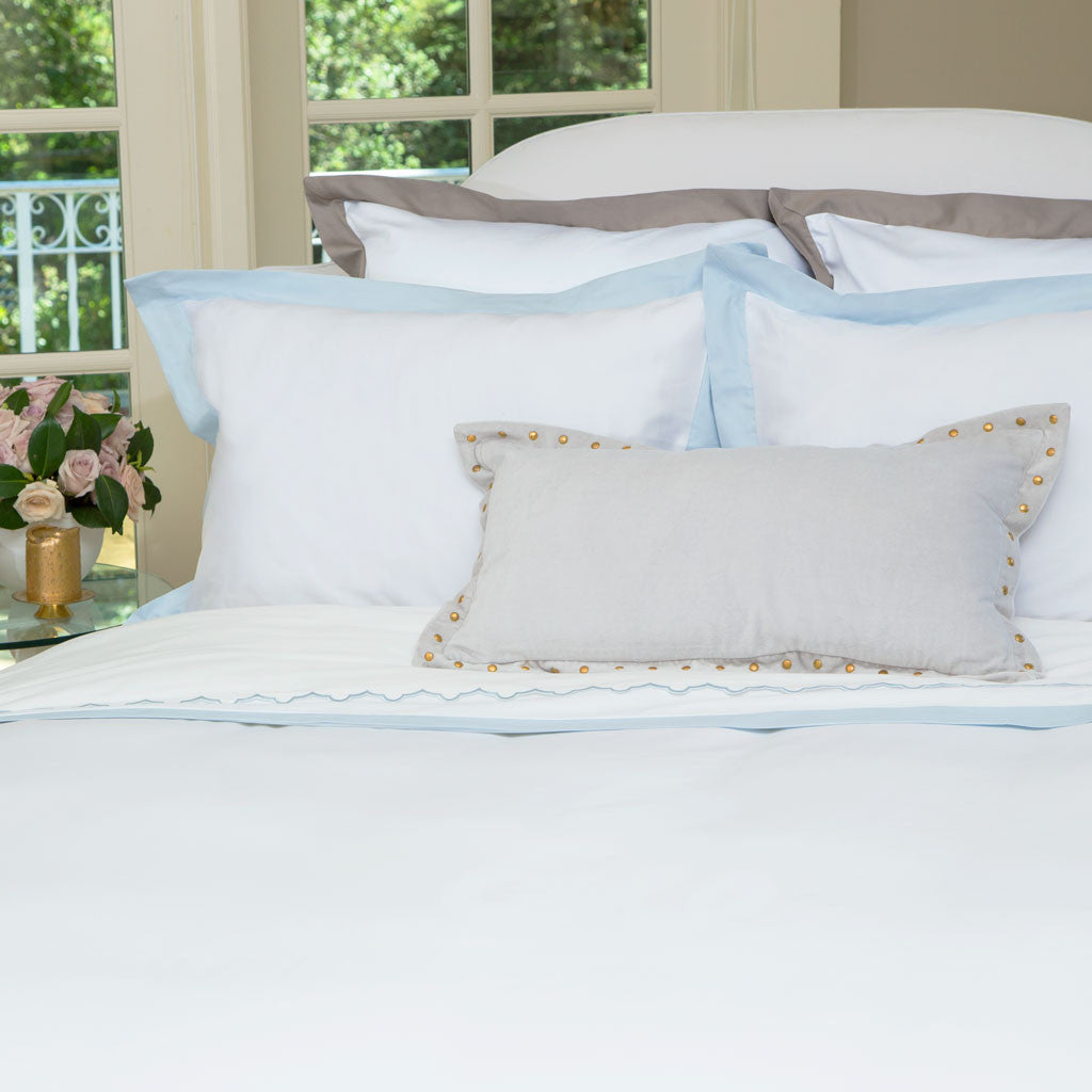 The Linden Light Blue Border